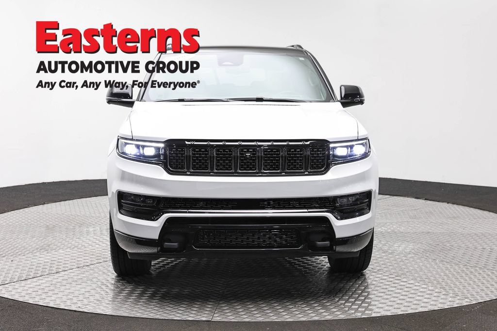 Used 2025 Jeep Grand Wagoneer Series III w/ Rear Seat Video Group 1 AWD/4WD image 3