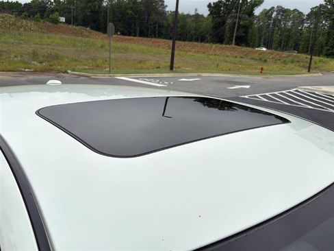 Used 2023 Nissan Altima 2.5 SL FWD image 6
