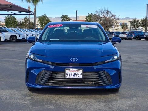 Used 2025 Toyota Camry LE image 2