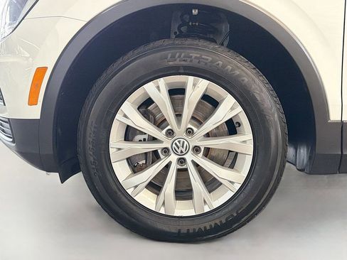 Used 2018 Volkswagen Tiguan S image 30