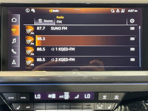 Used 2025 Audi Q4 e-tron Premium Plus w/ Premium Plus image 15