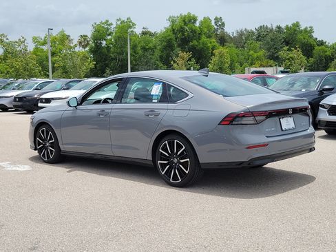 Used 2025 Honda Accord Touring image 4