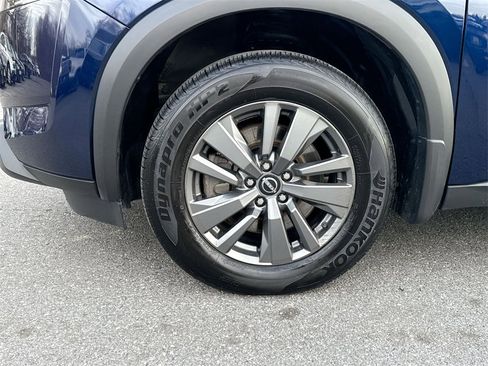 Used 2023 Nissan Pathfinder SV image 18