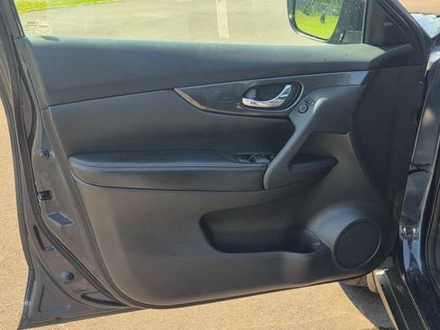 Used 2016 Nissan Rogue SL w/ SL Premium Package FWD image 23