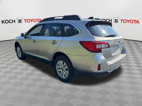 Used 2017 Subaru Outback 2.5i Premium AWD/4WD image 6