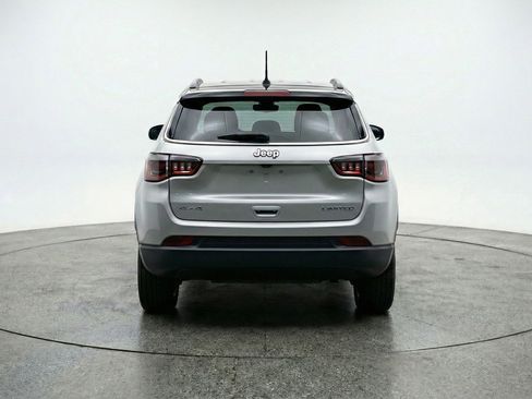 Used 2025 Jeep Compass Limited AWD/4WD image 7