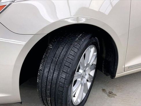 Used 2013 Buick LaCrosse Premium image 31