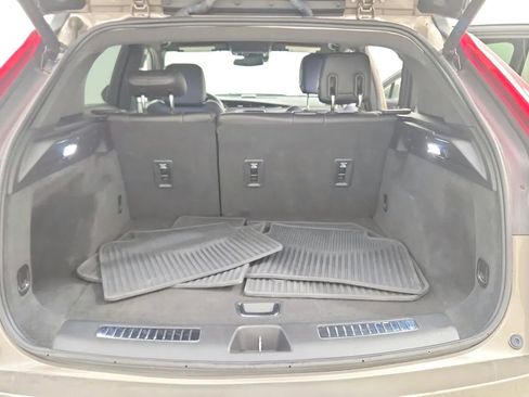 Used 2020 Cadillac XT4 Premium Luxury image 19