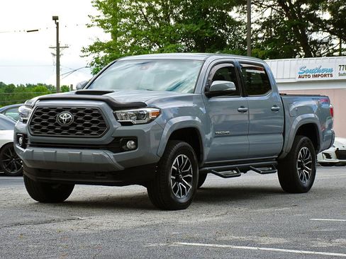 Used 2020 Toyota Tacoma TRD Sport w/ Technology Package AWD/4WD image 9