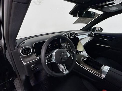 Used 2026 Mercedes-Benz GLC 300 4MATIC image 4
