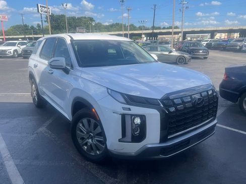 Used 2024 Hyundai Palisade SE FWD image 6