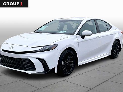 Used 2026 Toyota Camry SE w/ Multimedia Upgrade Package image 1