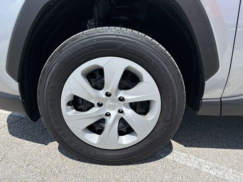 Certified 2025 Toyota RAV4 LE FWD image 18