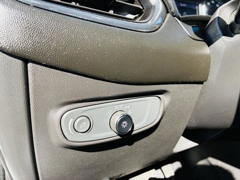 Used 2022 Chevrolet Equinox RS w/ RS Leather Package image 27