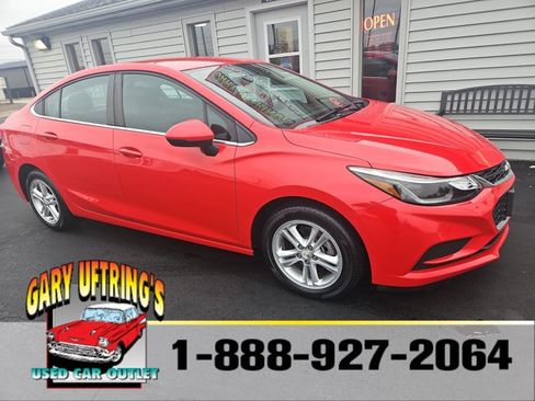 Used 2017 Chevrolet Cruze LT w/ Convenience Package image 1