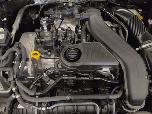 Used 2023 Volkswagen Jetta SE w/ Panoramic Sunroof Package image 30