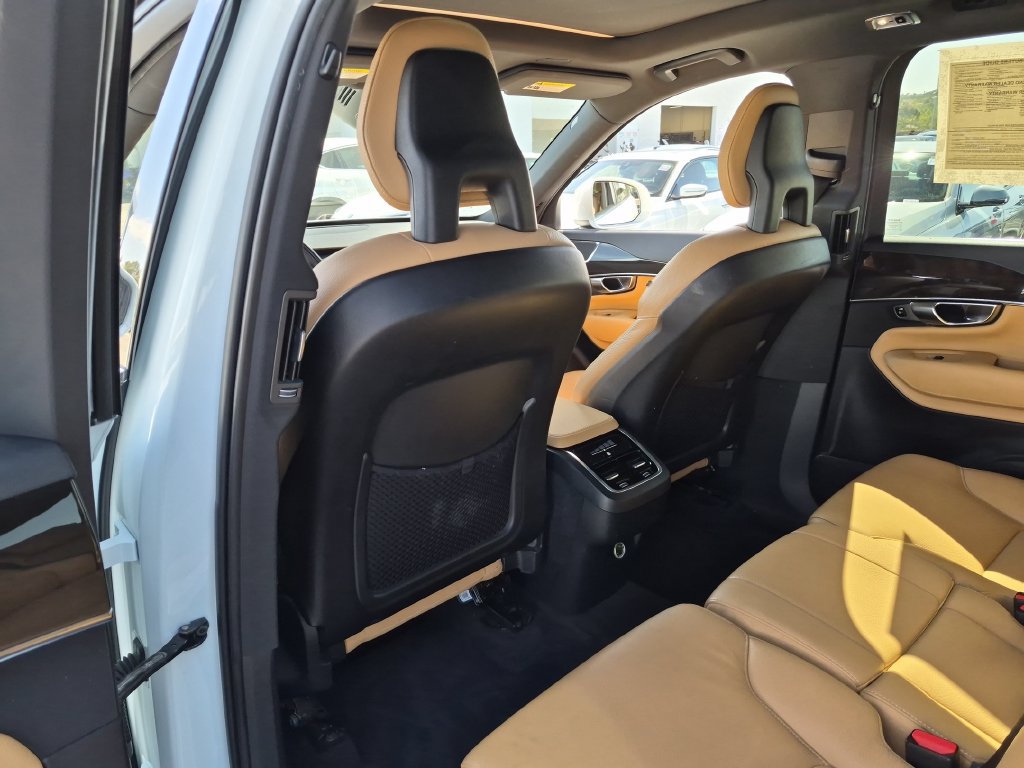 Used 2018 Volvo XC90 T6 Momentum w/ Convenience Package AWD/4WD image 34