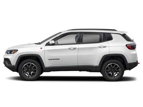 Used 2023 Jeep Compass Trailhawk image 3