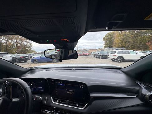 Used 2025 Chevrolet Equinox LT image 30