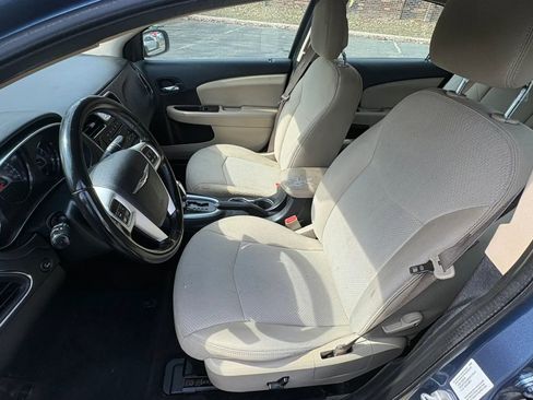 Used 2011 Chrysler 200 Touring image 21