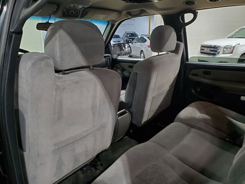 Used 2001 Chevrolet Suburban LS w/ LS Preferred Equipment Group image 26
