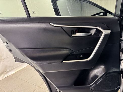 Used 2020 Toyota RAV4 XLE image 15