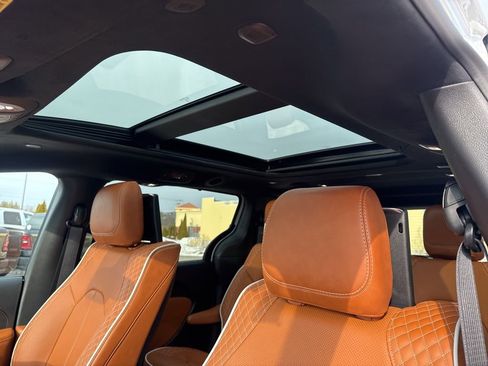 New 2026 Chrysler Pacifica Pinnacle w/ Trailer Tow Group image 18