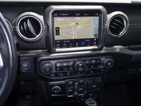 Used 2023 Jeep Wrangler Unlimited Sahara w/ Cold Weather Group AWD/4WD image 25