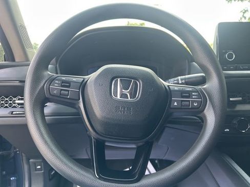 Used 2025 Honda Accord SE image 11