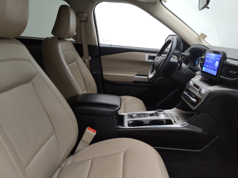 Used 2022 Ford Explorer XLT w/ Equipment Group 202A AWD/4WD image 21