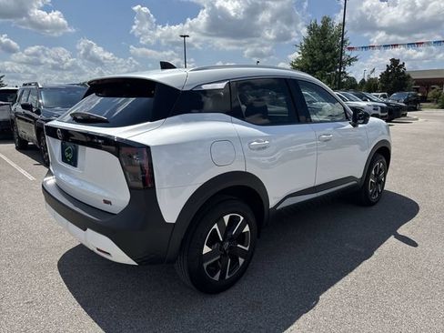 Used 2026 Nissan Kicks SR FWD image 5