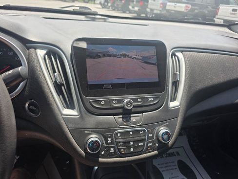 Used 2024 Chevrolet Malibu LT FWD image 17