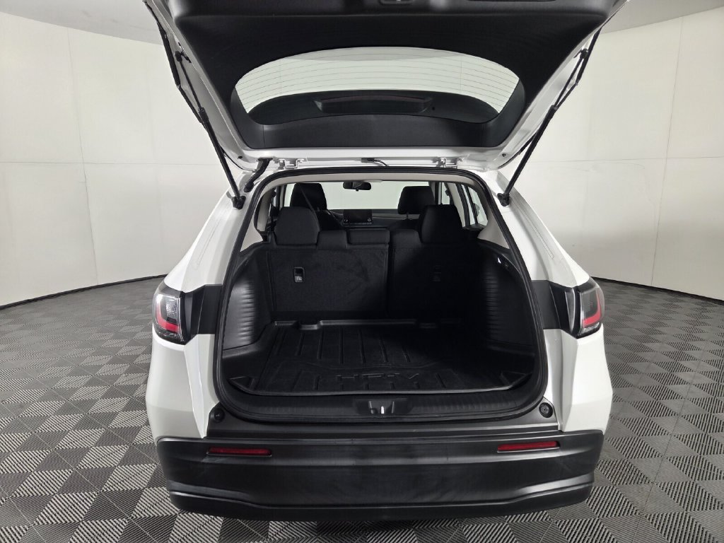 Used 2023 Honda HR-V LX image 44