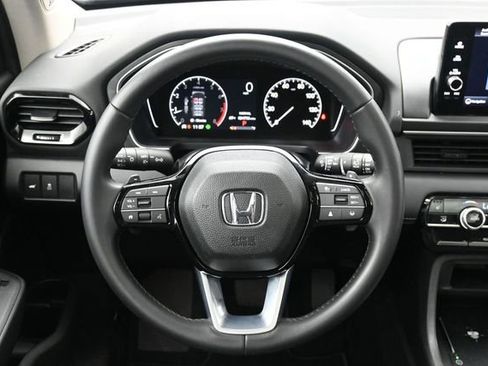 Used 2025 Honda Pilot Touring image 26