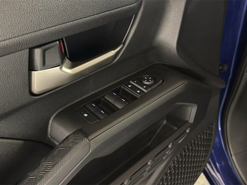 Used 2025 Toyota Tacoma TRD Sport image 23