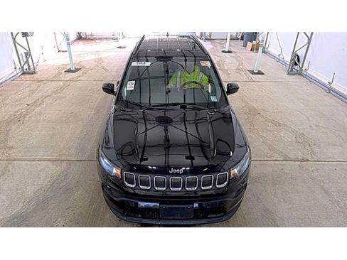 Used 2022 Jeep Compass Latitude AWD/4WD image 2