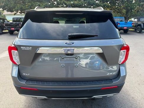 Used 2023 Ford Explorer XLT w/ Equipment Group 202A AWD/4WD image 4