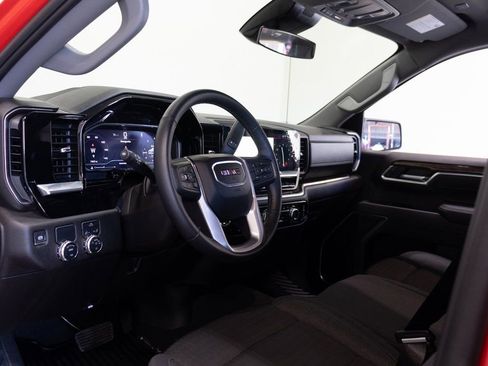 Used 2025 GMC Sierra 1500 Elevation image 18