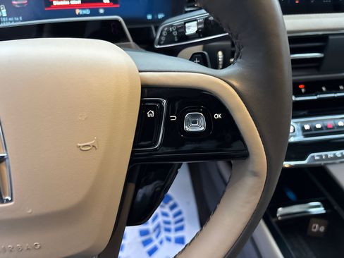 Certified 2023 Lincoln Corsair Reserve w/ Equipment Group 202A image 18