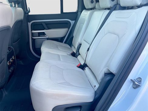 Used 2023 Land Rover Defender 130 SE image 26