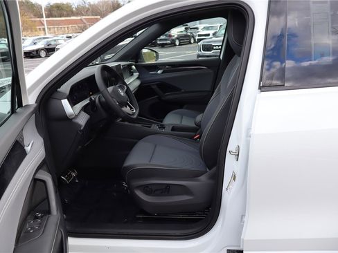 New 2026 Volkswagen Tiguan SE R-Line image 14