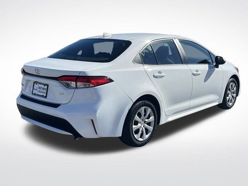 Used 2020 Toyota Corolla LE image 3