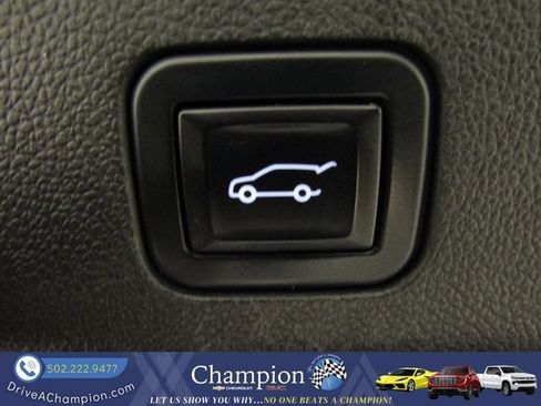 Used 2022 Chevrolet Suburban RST w/ Luxury Package RWD image 17