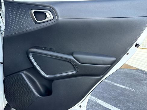 Used 2020 Kia Soul S image 18