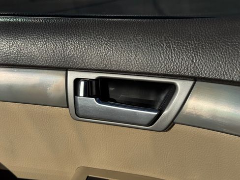 Used 2009 Kia Borrego EX w/ Leather Pkg image 21