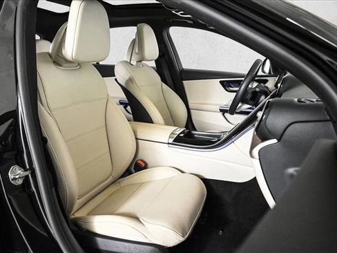 Used 2023 Mercedes-Benz C 300 4MATIC Sedan image 21