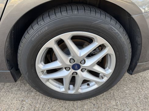 Used 2016 Ford Fusion SE image 9