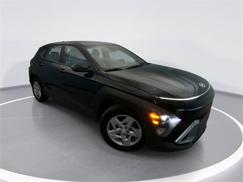 Used 2026 Hyundai Kona SE image 1