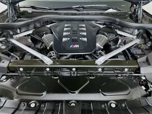 Used 2025 BMW X7 M60i w/ Executive Package image 33