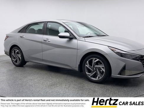 Used 2025 Hyundai Elantra SEL FWD image 1